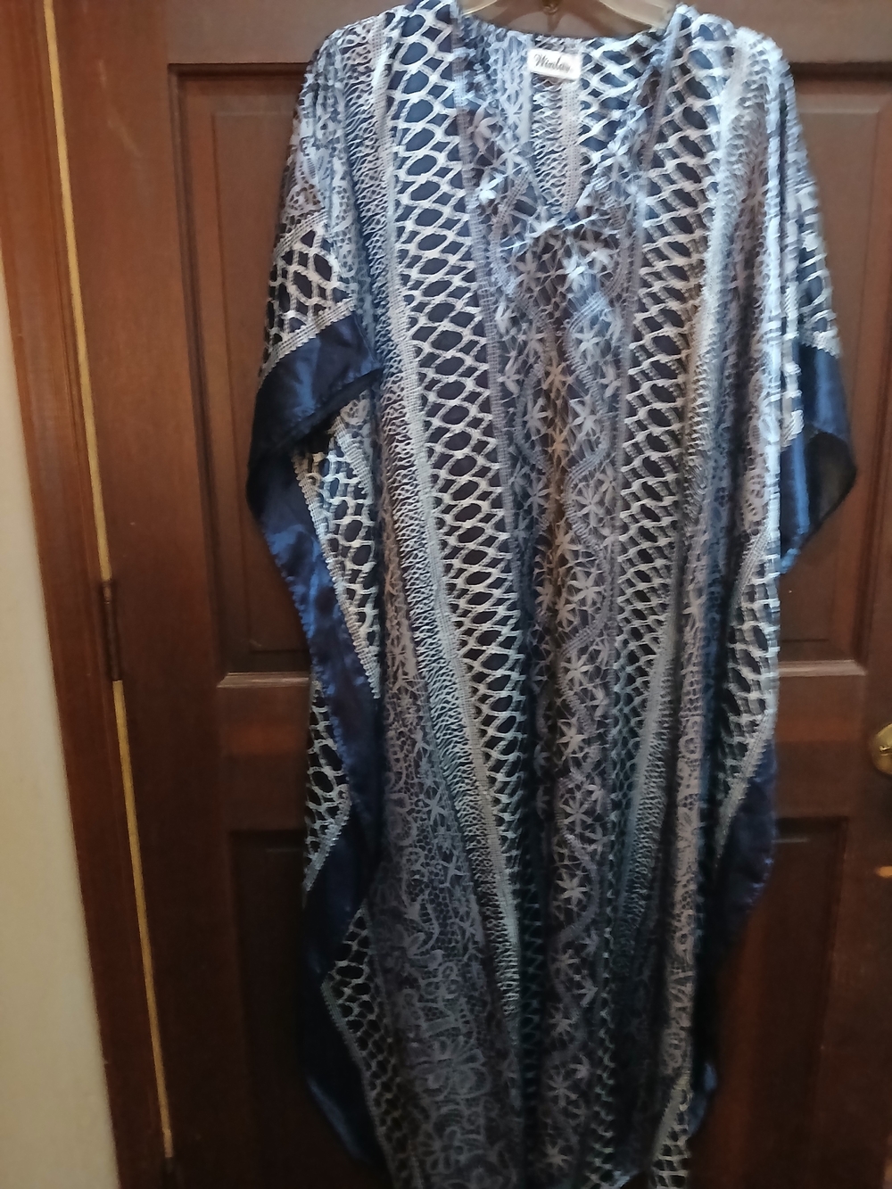 Women's Winlar Navy and White Patterned Kaftan L/XL Silk/ Satin Feel